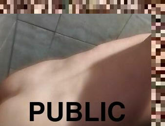 cul, baignade, grosse, masturbation, public, belle-femme-ronde, serrée, douche, solo, musclé