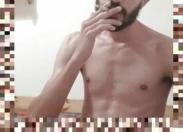 gay, fumando