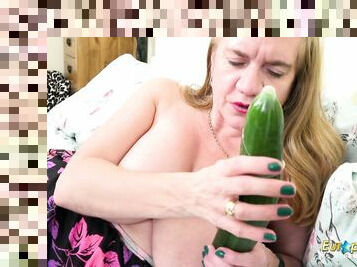 Horny mature lady get good use of her sextoys and vegetable